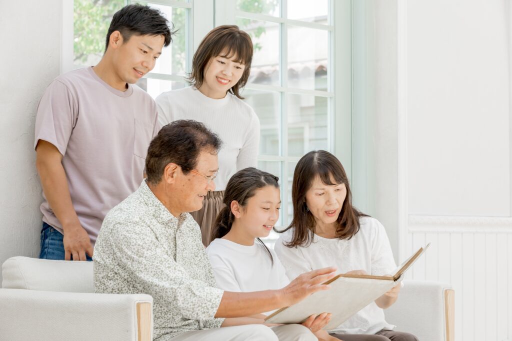 孫のために学資保険に加入する際の注意点